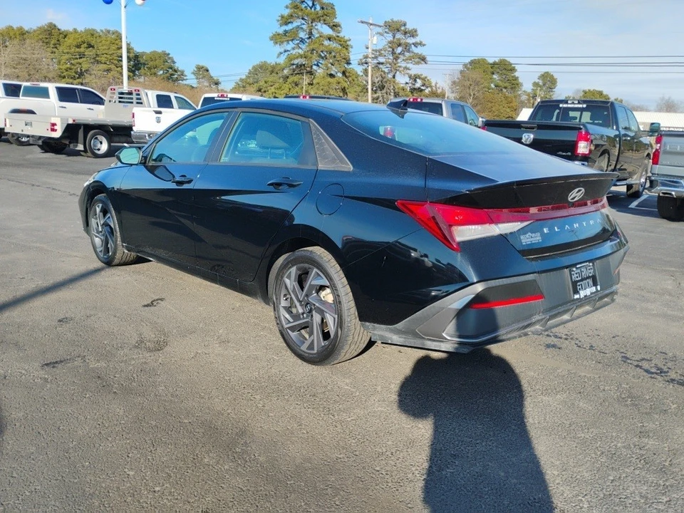2025 Hyundai Elantra - Image 7 of 12