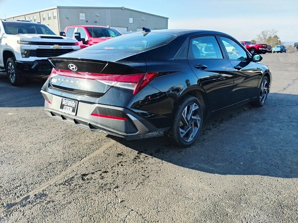 2025 Hyundai Elantra - Image 5 of 12