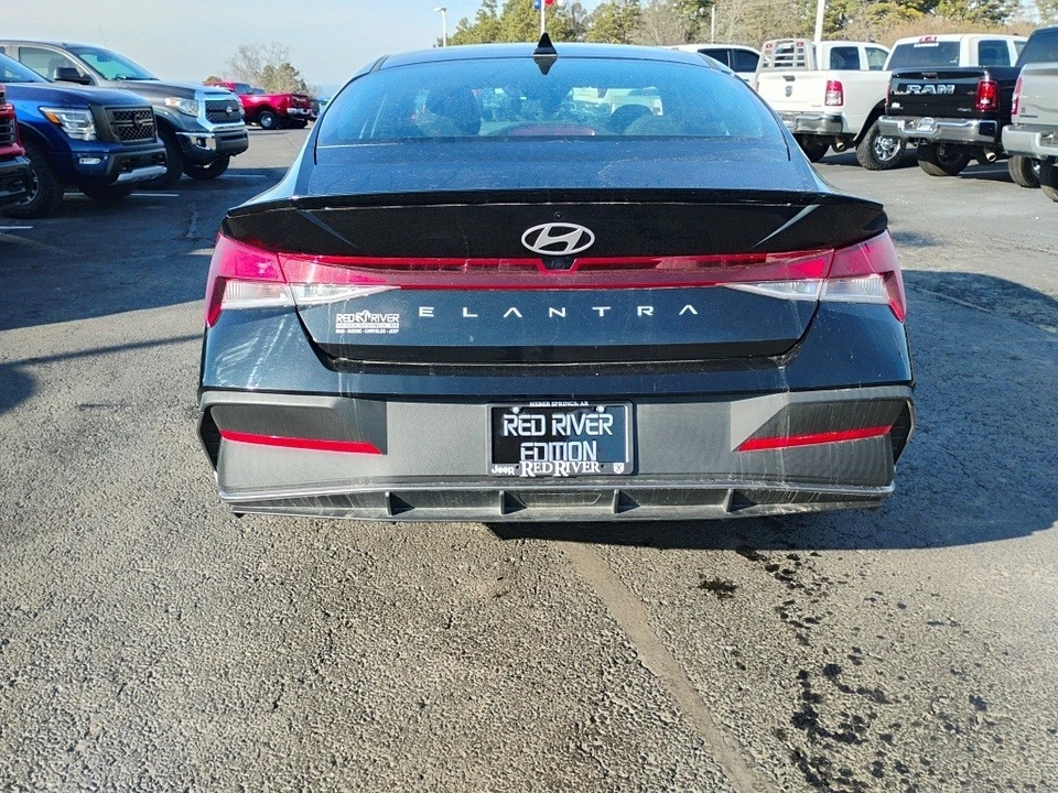 2025 Hyundai Elantra - Image 6 of 12