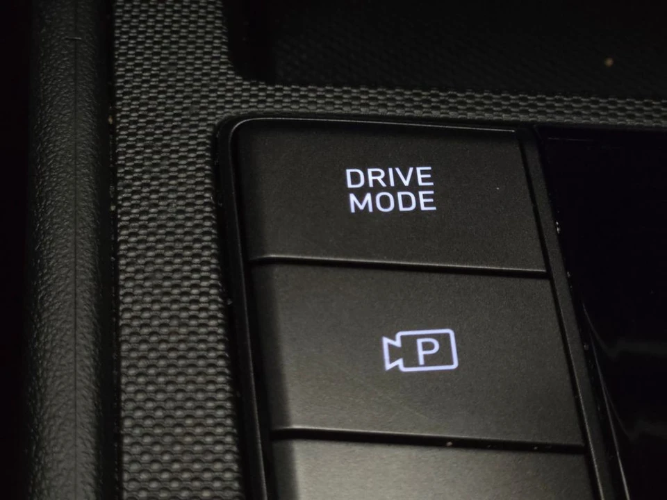2025 Hyundai Elantra - Image 6 of 12