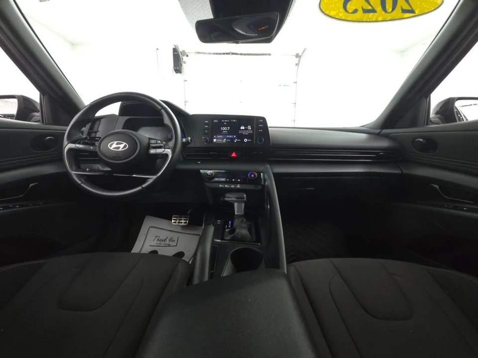 2025 Hyundai Elantra - Image 3 of 12
