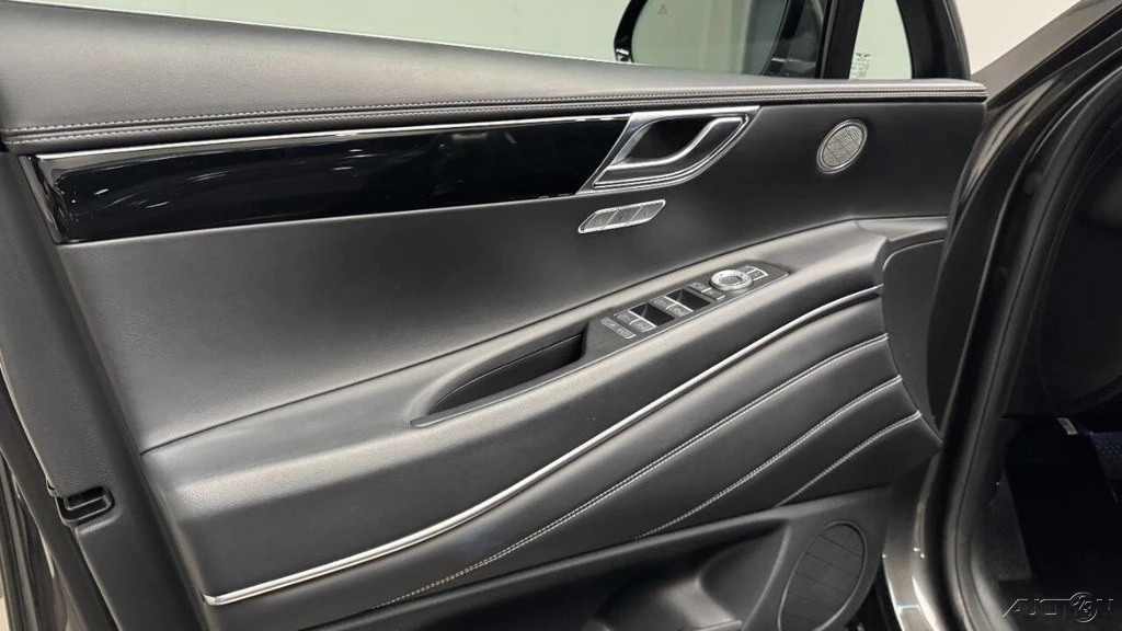 2025 Hyundai - Image 16 of 21