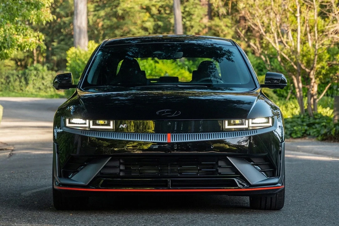 2025 Hyundai Ioniq 5 N - Image 3 of 28