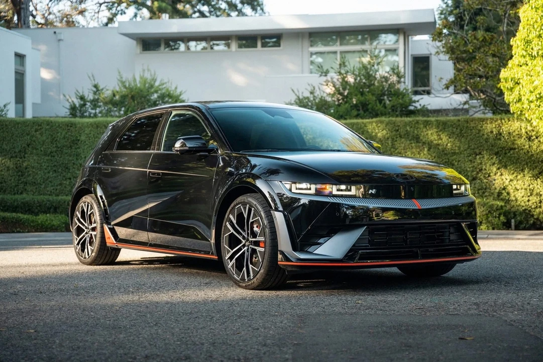 2025 Hyundai Ioniq 5 N - Image 5 of 28