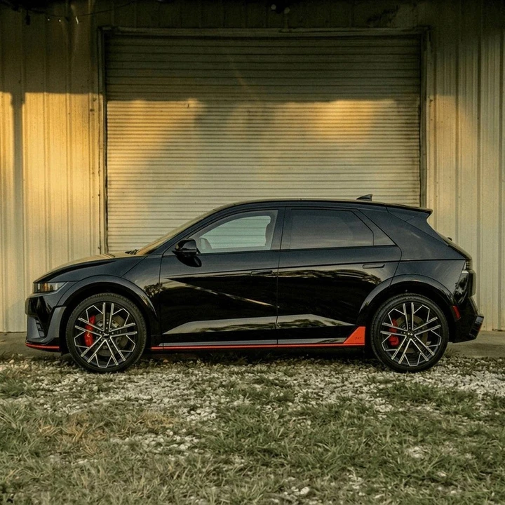 2025 Hyundai Ioniq 5 N - Image 2 of 28