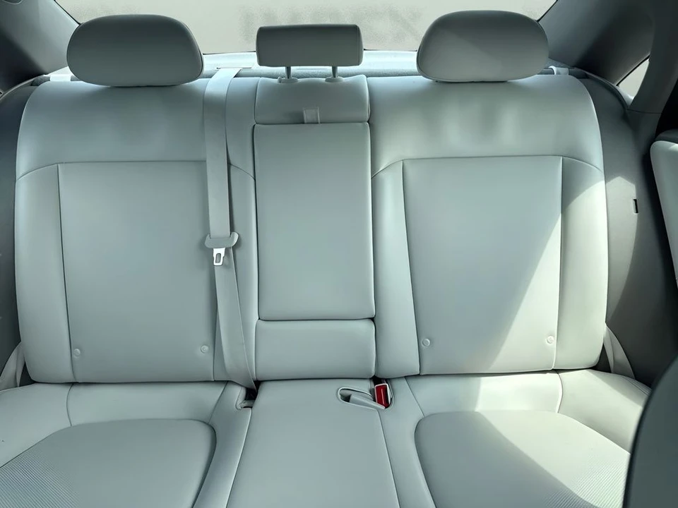 2025 Hyundai Ioniq 6 - Image 11 of 31