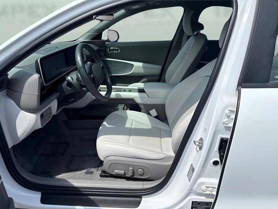 2025 Hyundai Ioniq 6 - Image 9 of 31