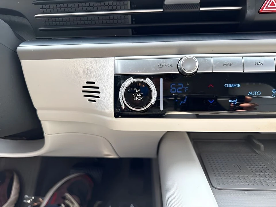 2025 Hyundai Ioniq 6 - Image 22 of 31
