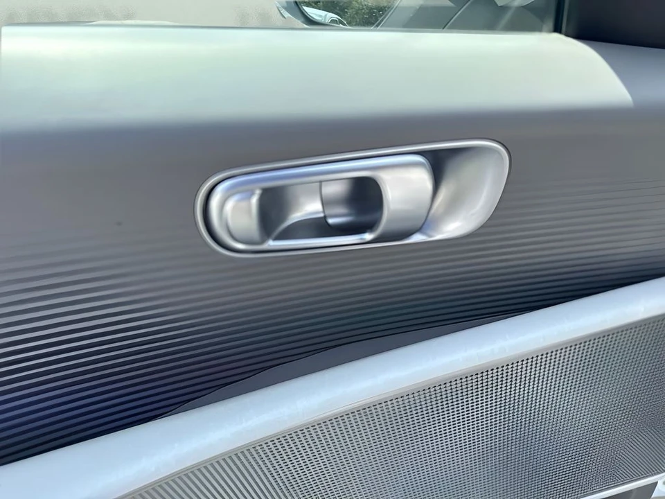 2025 Hyundai Ioniq 6 - Image 26 of 31