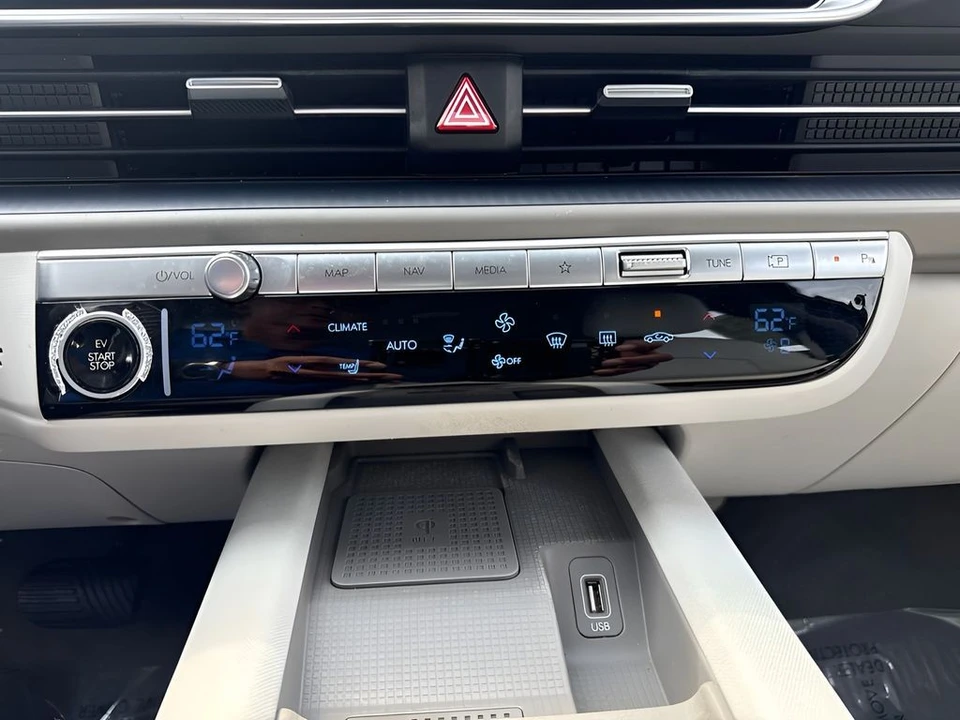 2025 Hyundai Ioniq 6 - Image 18 of 31