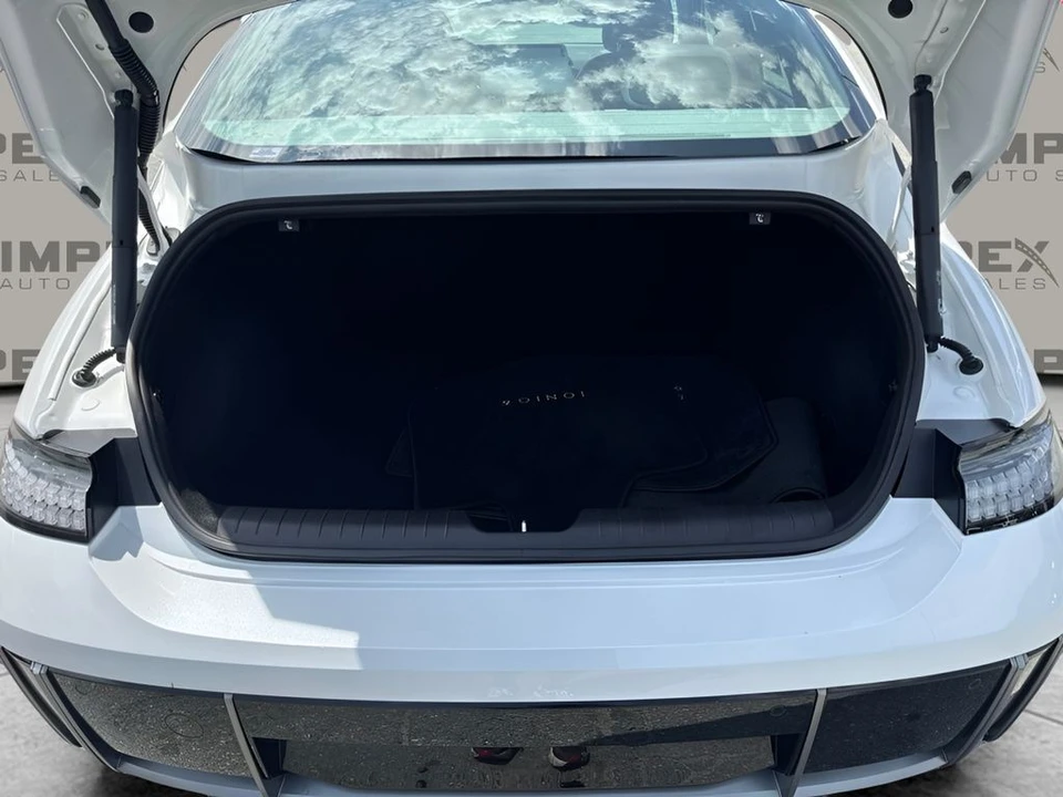 2025 Hyundai Ioniq 6 - Image 28 of 31