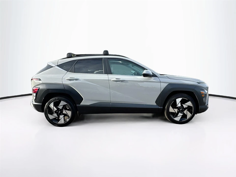 2025 Hyundai Kona - Image 8 of 21