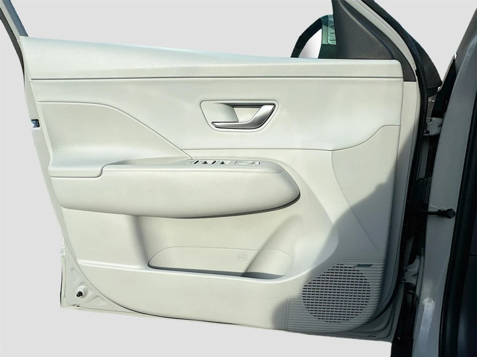 2025 Hyundai Kona - Image 17 of 21