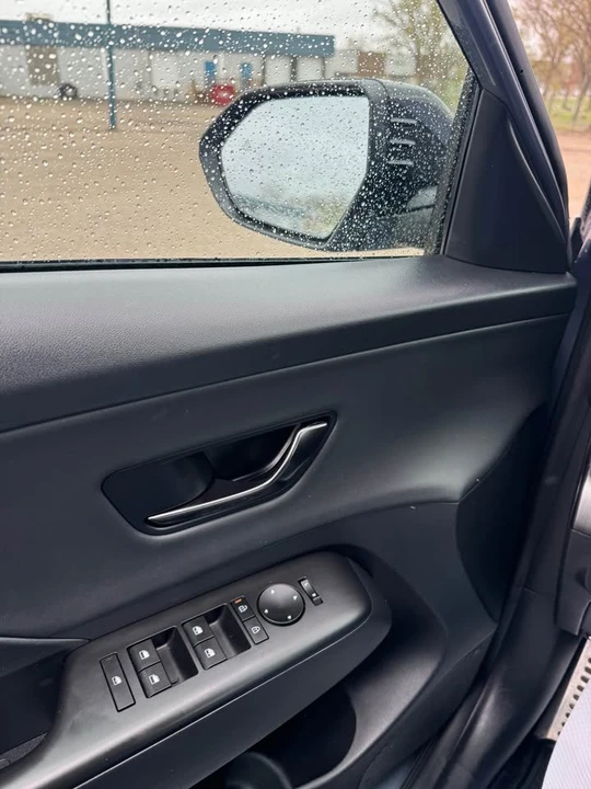 2025 Hyundai Kona - Image 12 of 15