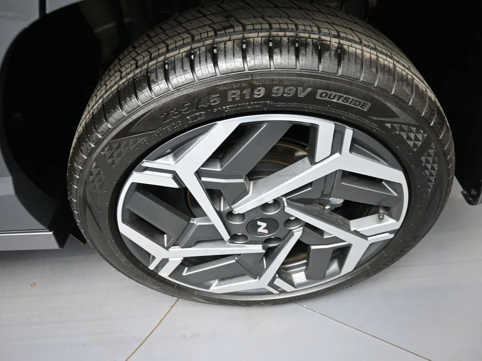 2025 Hyundai Kona - Image 15 of 21