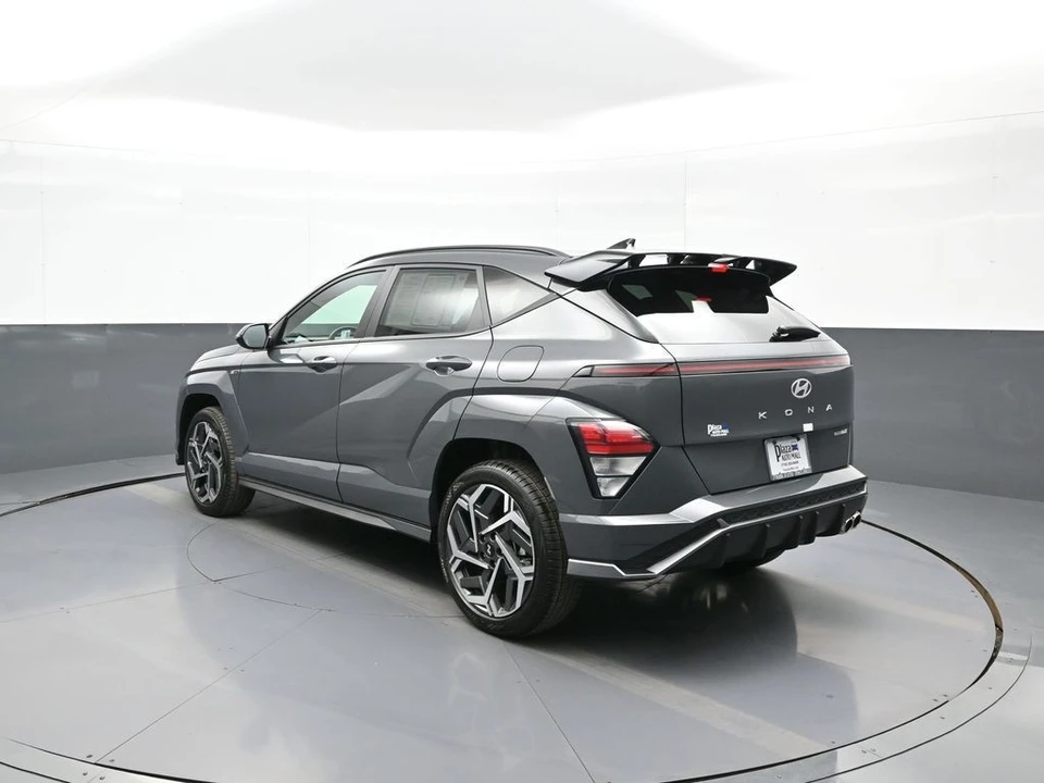 2025 Hyundai Kona - Image 8 of 21