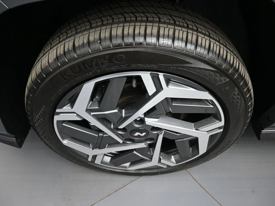2025 Hyundai Kona - Image 14 of 21