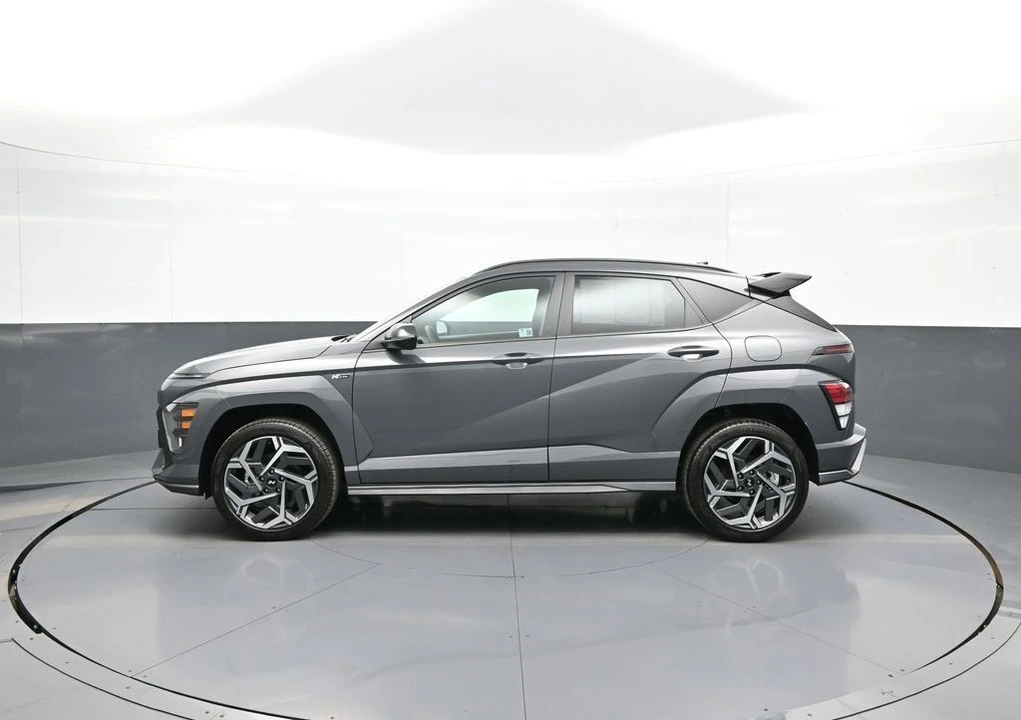 2025 Hyundai Kona - Image 9 of 21