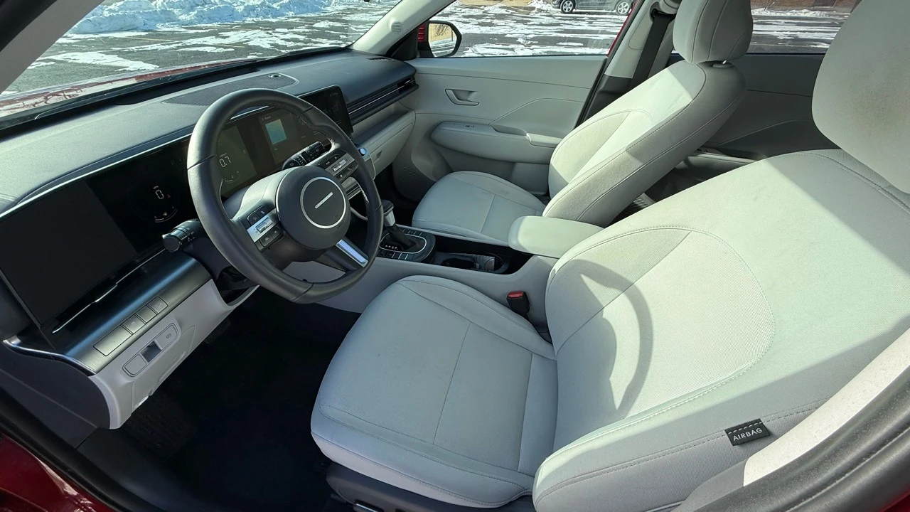 2025 Hyundai Kona - Image 9 of 21