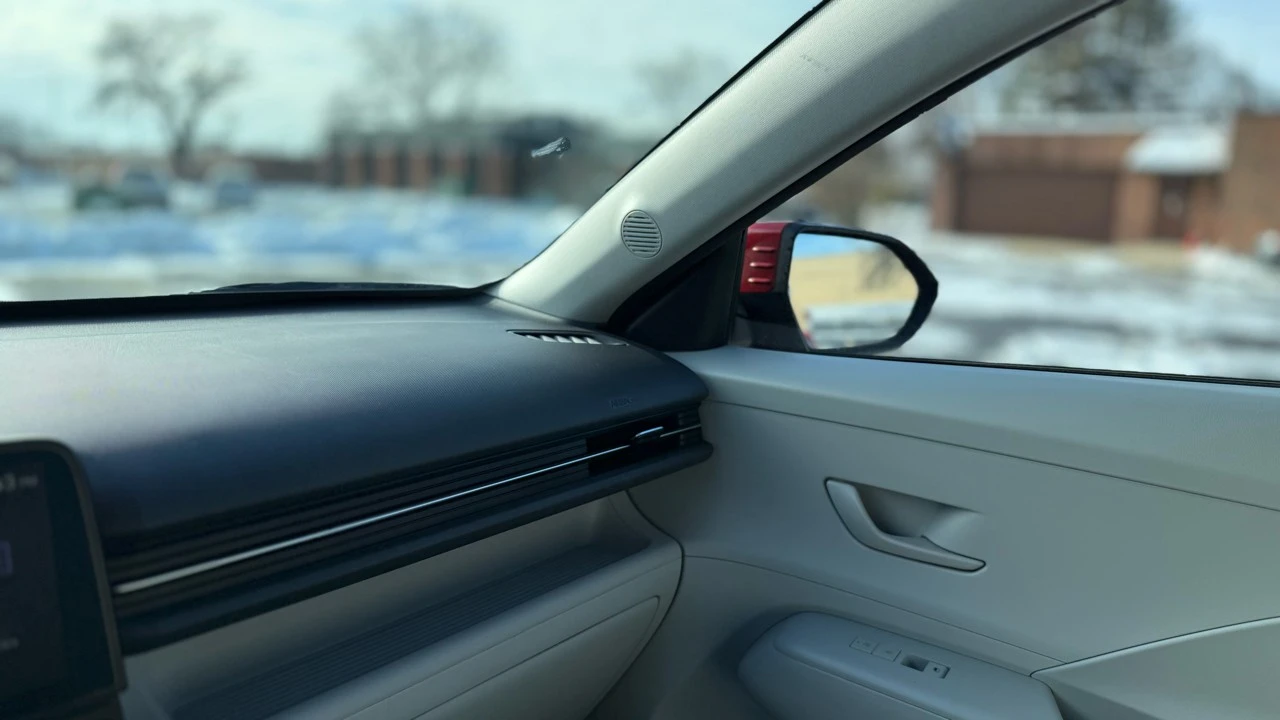 2025 Hyundai Kona - Image 20 of 21