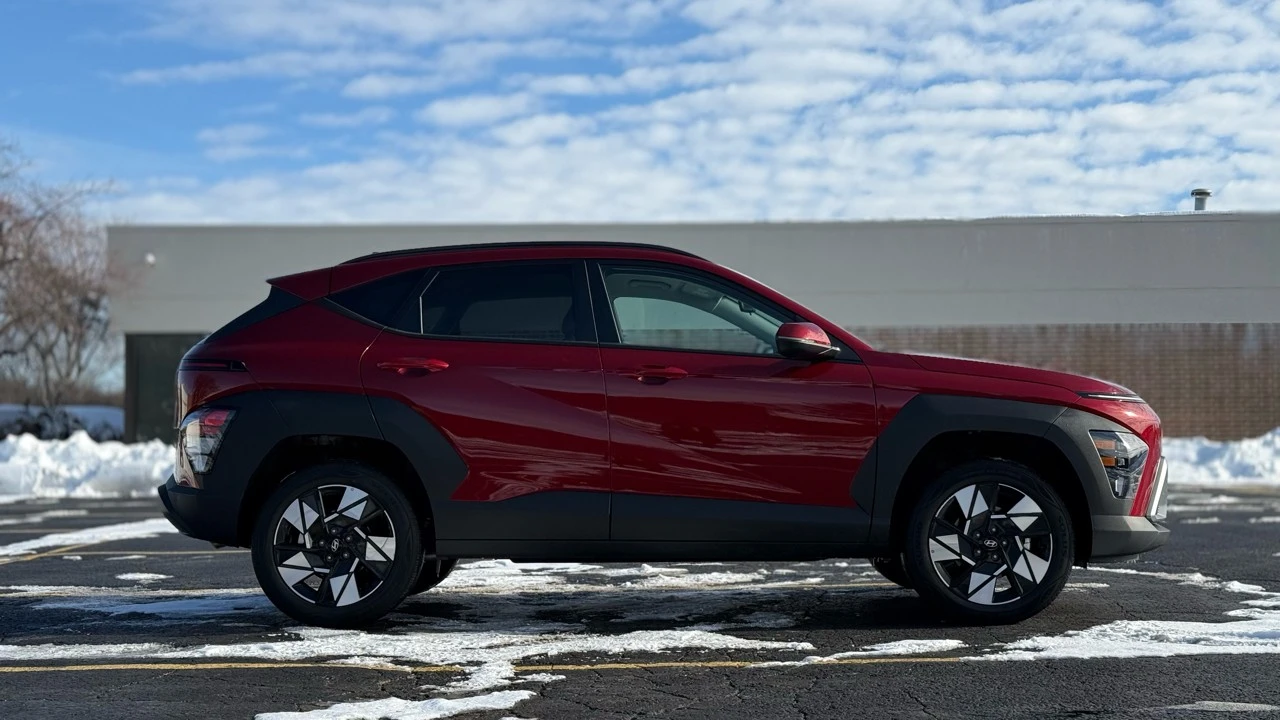 2025 Hyundai Kona - Image 8 of 21