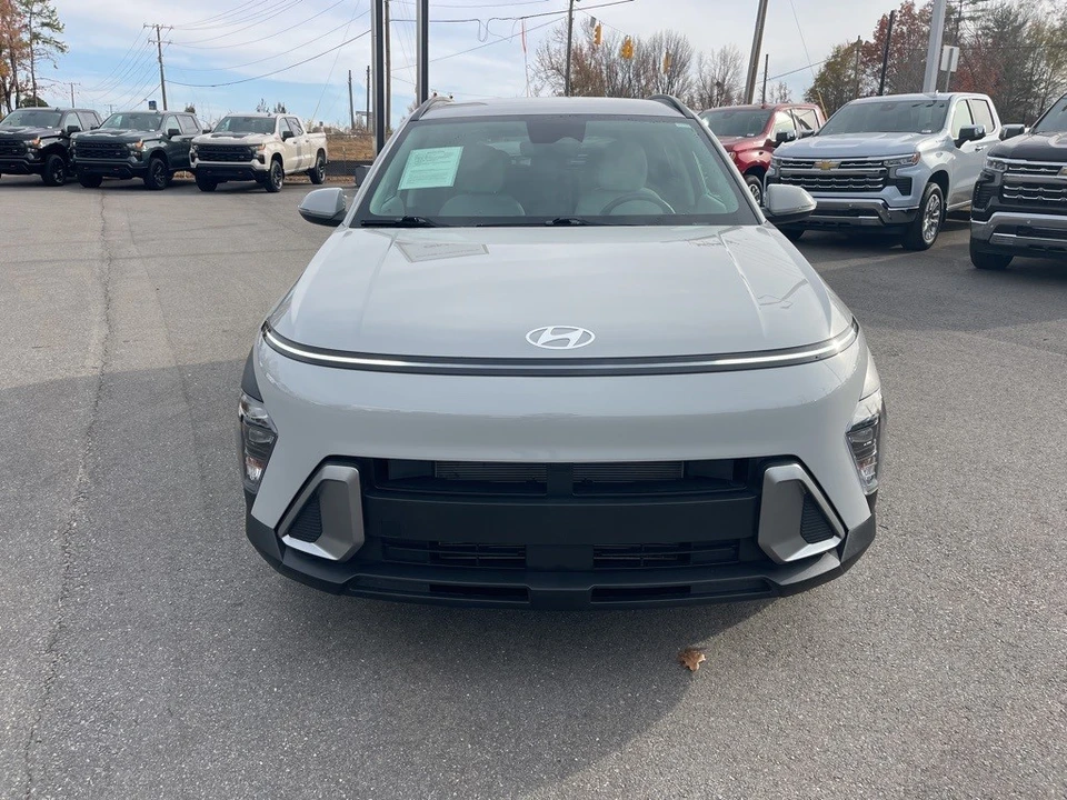 2025 Hyundai Kona - Image 8 of 12
