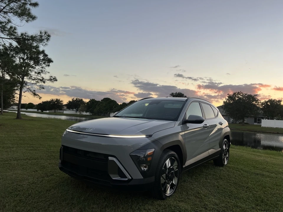2025 Hyundai Kona - Image 2 of 16