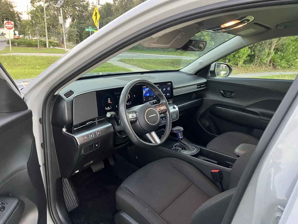 2025 Hyundai Kona - Image 12 of 16
