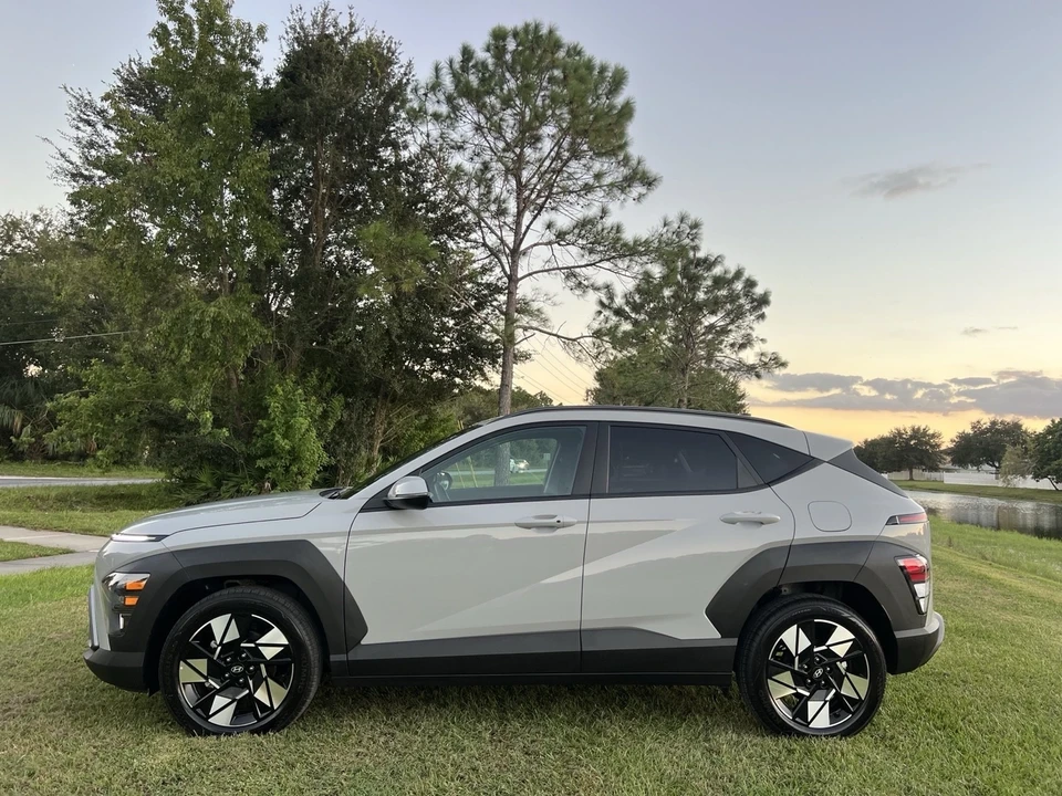 2025 Hyundai Kona - Image 3 of 16