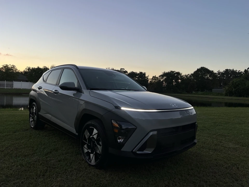 2025 Hyundai Kona - Image 8 of 16