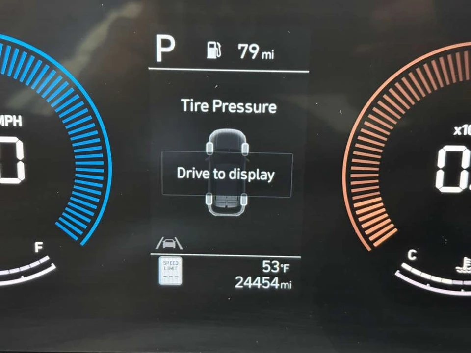 2025 Hyundai Kona - Image 15 of 21