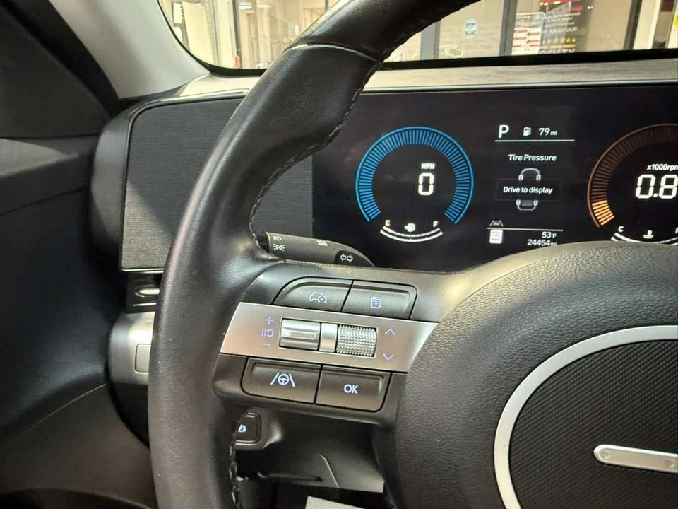 2025 Hyundai Kona - Image 13 of 21