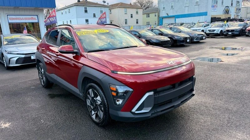2025 Hyundai Kona - Image 2 of 12