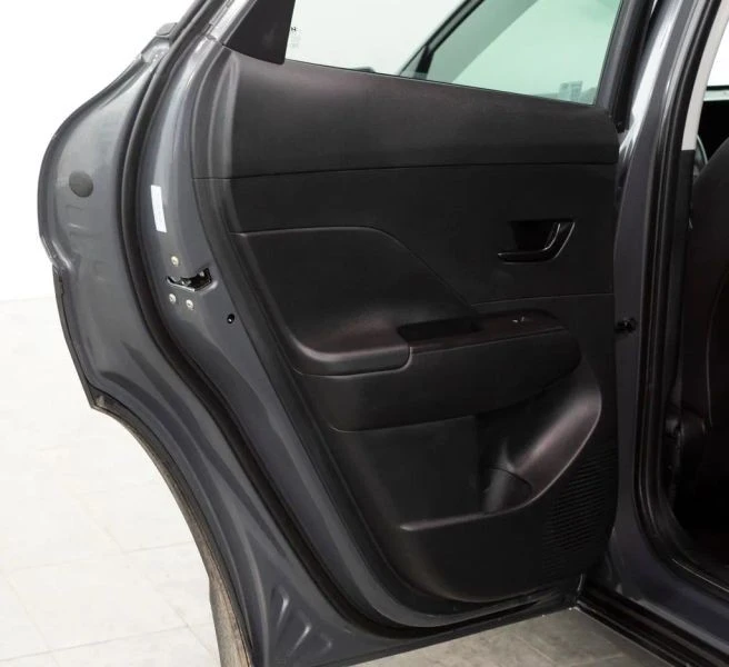 2025 Hyundai Kona - Image 8 of 12