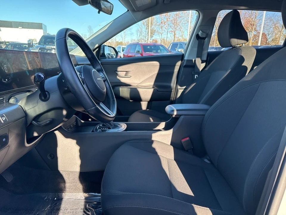 2025 Hyundai Kona - Image 9 of 12