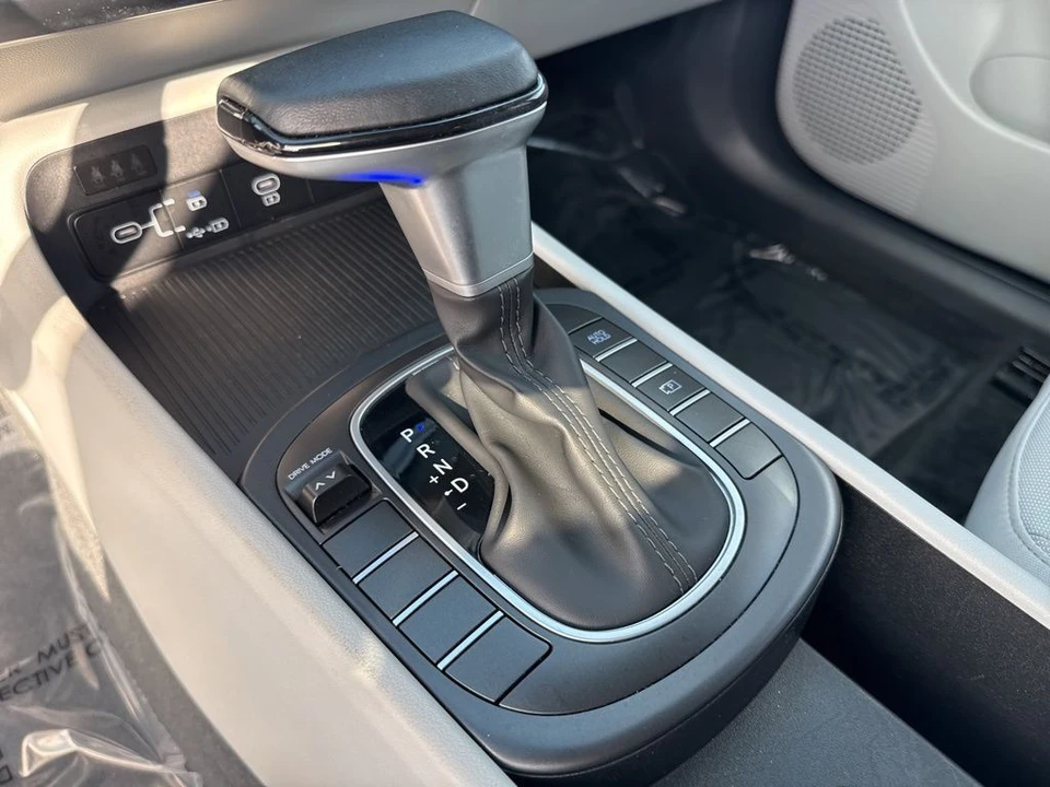 2025 Hyundai Kona - Image 17 of 21