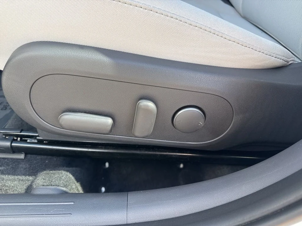 2025 Hyundai Kona - Image 10 of 21