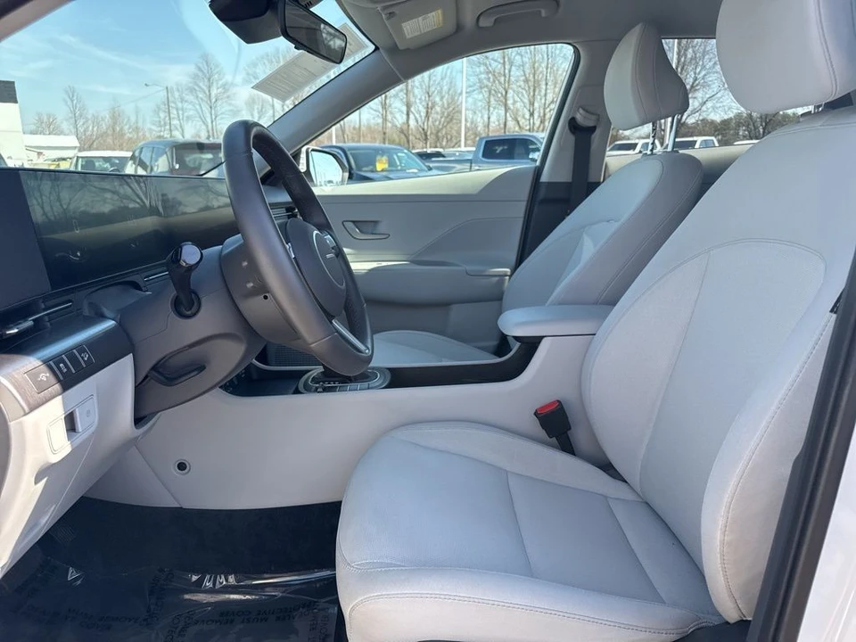 2025 Hyundai Kona - Image 9 of 21