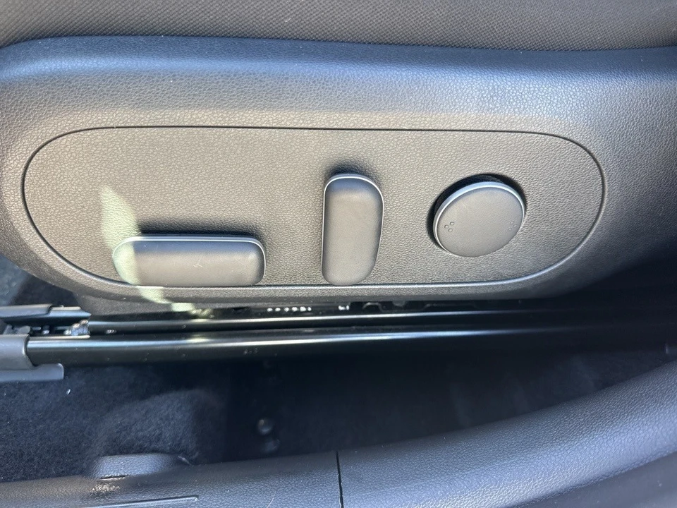 2025 Hyundai Kona - Image 10 of 12