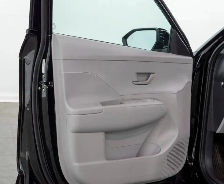 2025 Hyundai Kona - Image 6 of 12