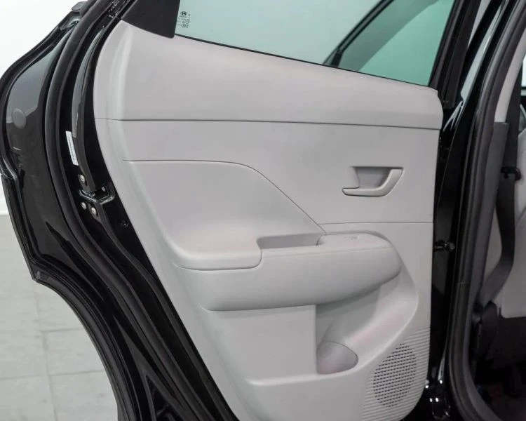 2025 Hyundai Kona - Image 8 of 12