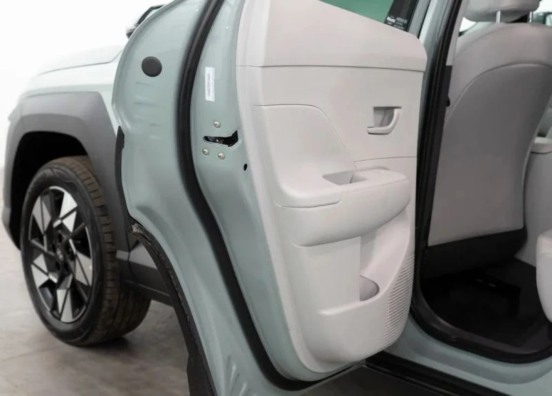 2025 Hyundai Kona - Image 8 of 12