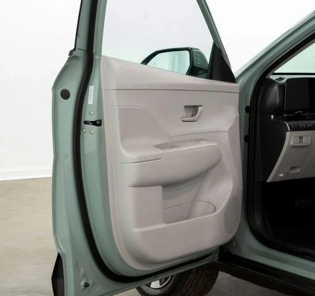 2025 Hyundai Kona - Image 6 of 12