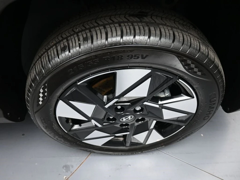 2025 Hyundai Kona - Image 13 of 21