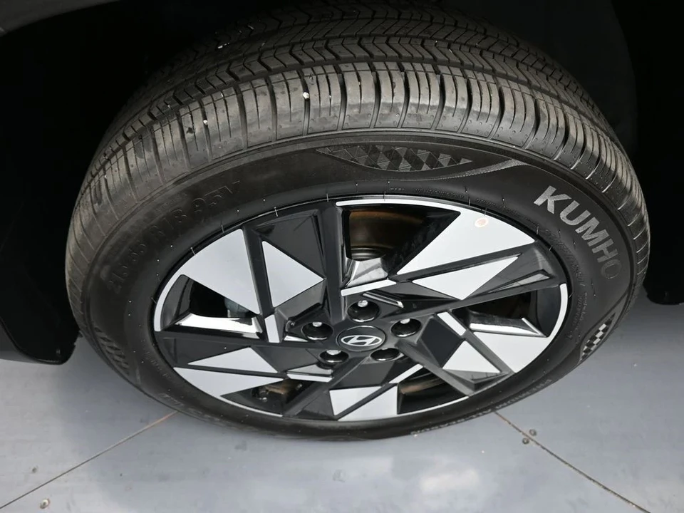 2025 Hyundai Kona - Image 14 of 21