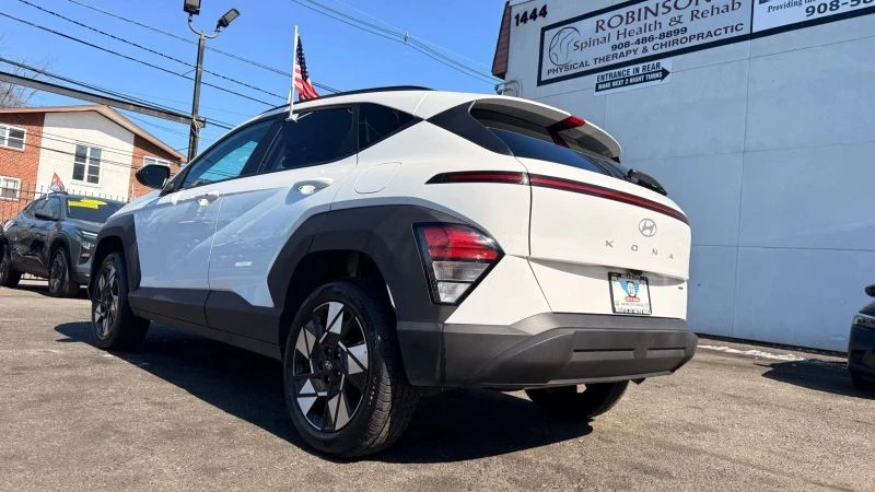 2025 Hyundai Kona - Image 9 of 12