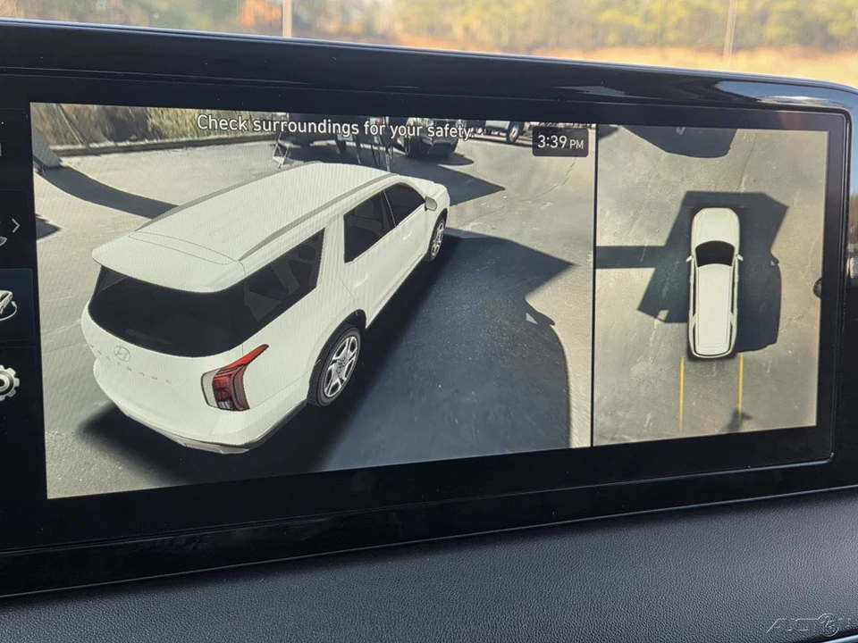 2025 Hyundai Palisade - Image 17 of 21