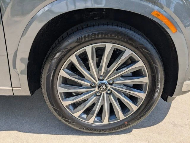 2025 Hyundai Palisade - Image 9 of 21