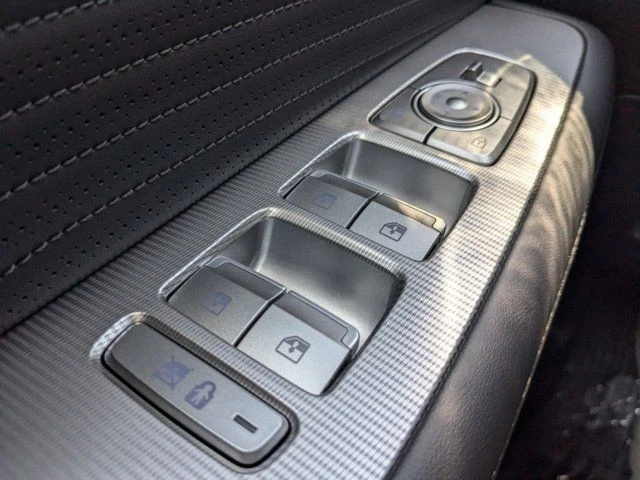 2025 Hyundai Palisade - Image 19 of 21