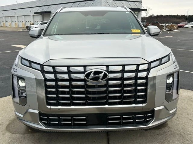 2025 Hyundai Palisade - Image 2 of 12